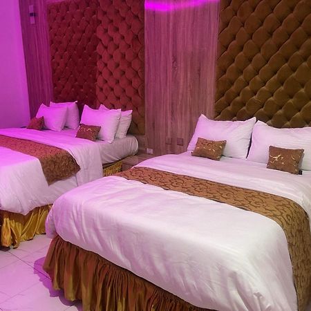 Umuahia Murphy'S Mansion Resort מראה חיצוני תמונה