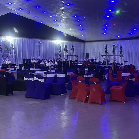Umuahia Murphy'S Mansion Resort מראה חיצוני תמונה