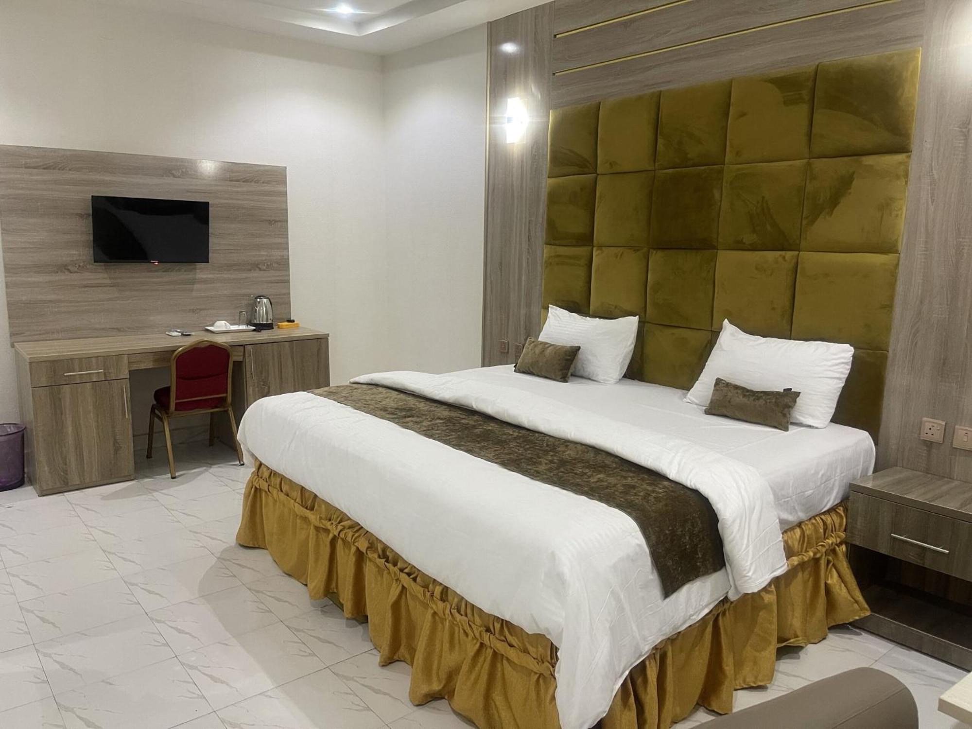Umuahia Murphy'S Mansion Resort מראה חיצוני תמונה