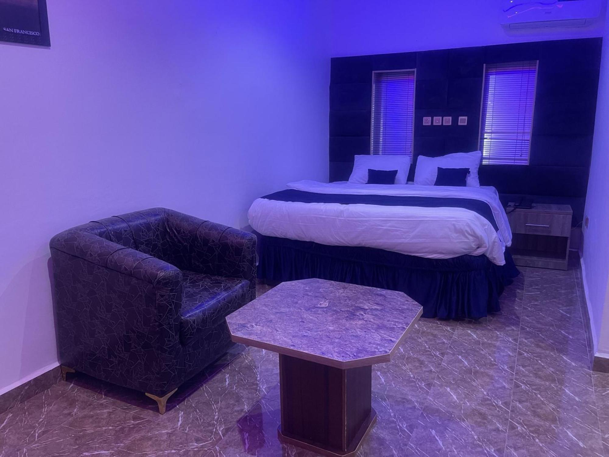 Umuahia Murphy'S Mansion Resort מראה חיצוני תמונה